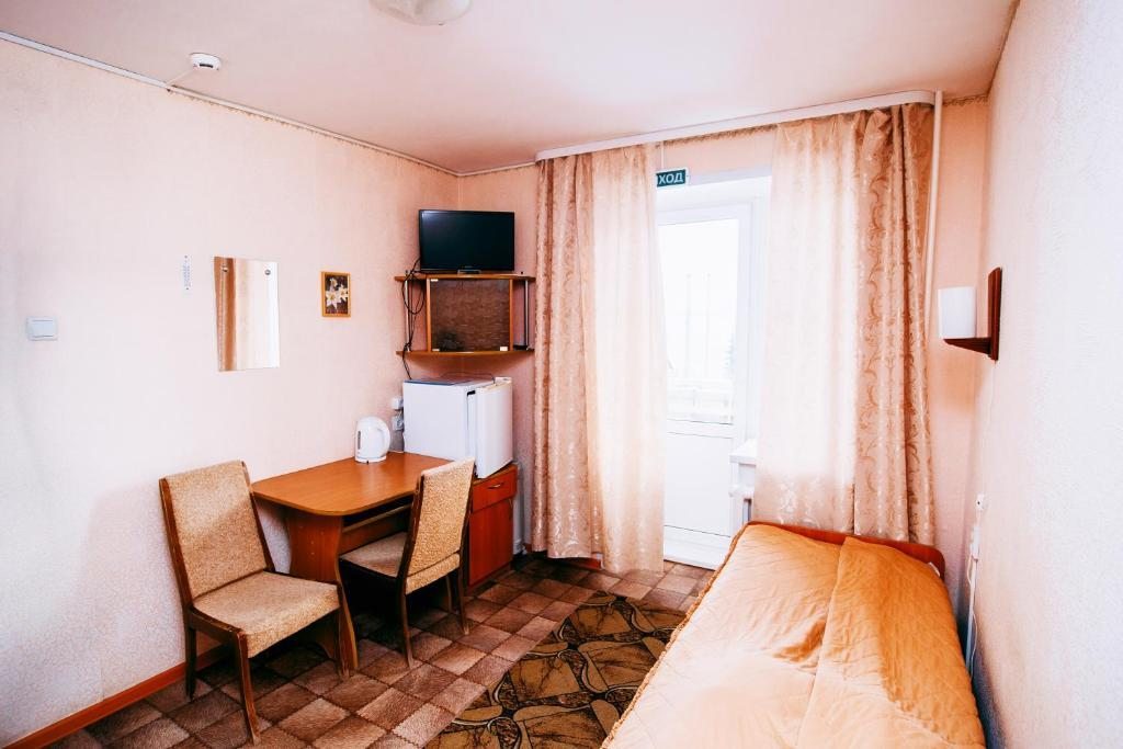Одноместный (Одноместный номер с собственной ванной комнатой) отеля Уральский РЭК, Белорецк
