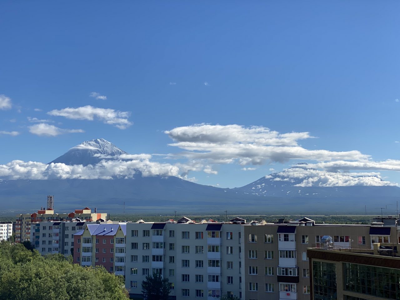 Вид на вулканы, Отель Yu