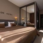 Двухместный (С 1 кроватью и балконом), Moon Hotel