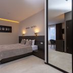 Сьюит (Полулюкс с балконом), Moon Hotel