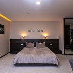 Сьюит (Полулюкс с балконом), Moon Hotel