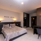 Сьюит (Полулюкс с балконом), Moon Hotel
