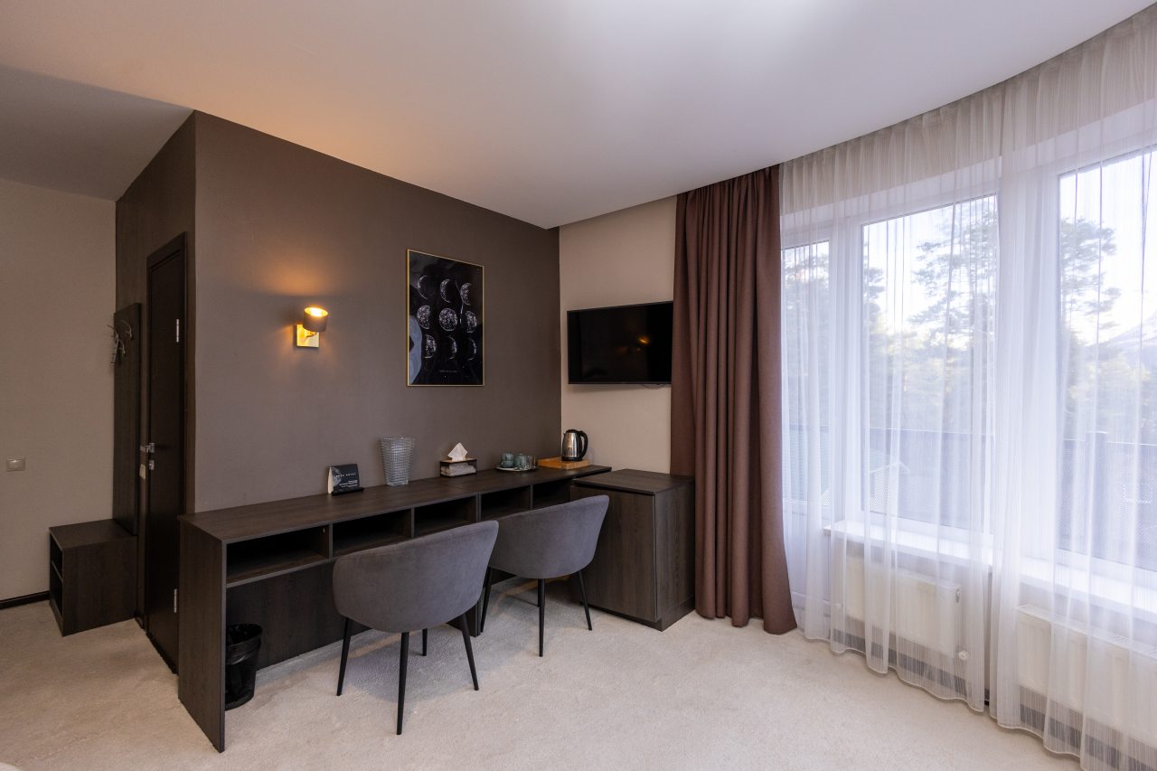 Сьюит (Полулюкс с балконом), Moon Hotel