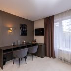 Сьюит (Полулюкс с балконом), Moon Hotel