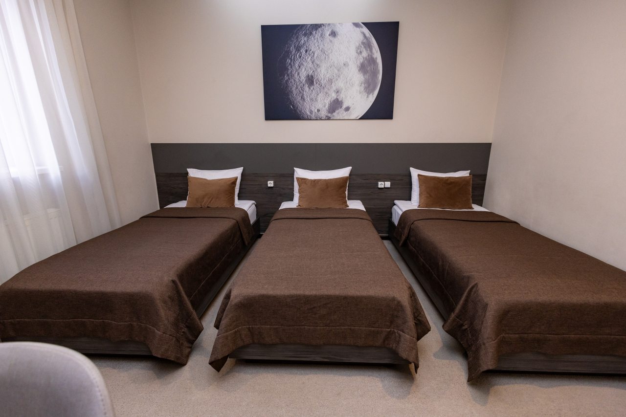 Трехместный (С видом на горы), Moon Hotel