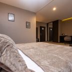 Сьюит (Люкс с кроватью размера «king-size» и балконом), Moon Hotel