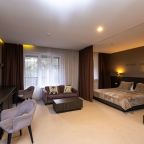 Сьюит (Люкс без балкона), Moon Hotel