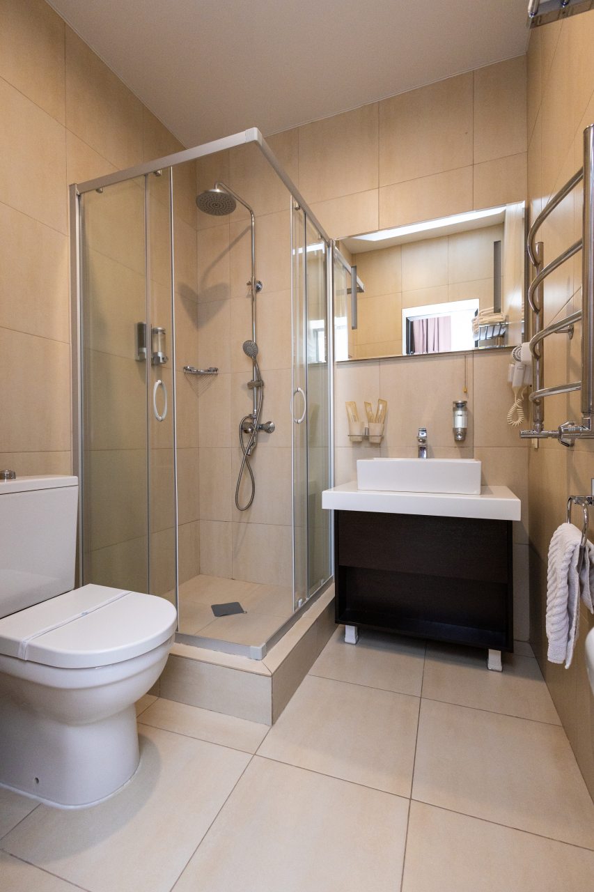 Семейный (Трехместный с одной большой и одной односпальной кроватями), Moon Hotel