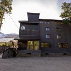 Парковка, Moon Hotel