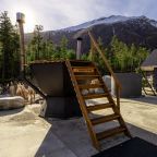 сибирский чан на открытом воздухе, Moon Hotel