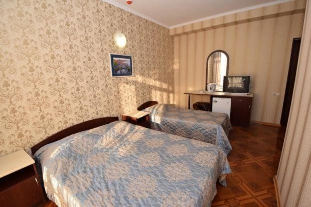 Двухместный (Двухместный номер Делюкс с 1 кроватью и балконом) отеля Посейдон-2, Витязево