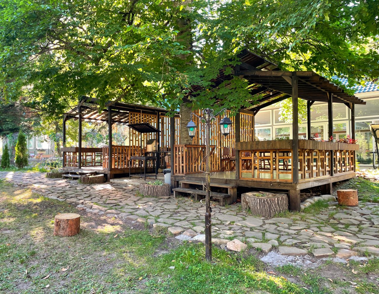 Беседки для отдыха, Отель Green Park