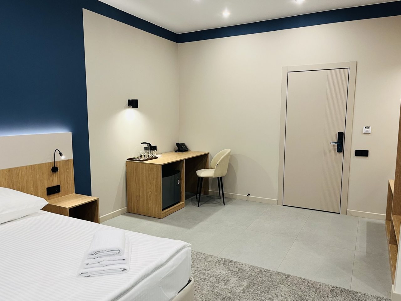 Люкс (Большой, с собственной терассой), Отель Млечный путь