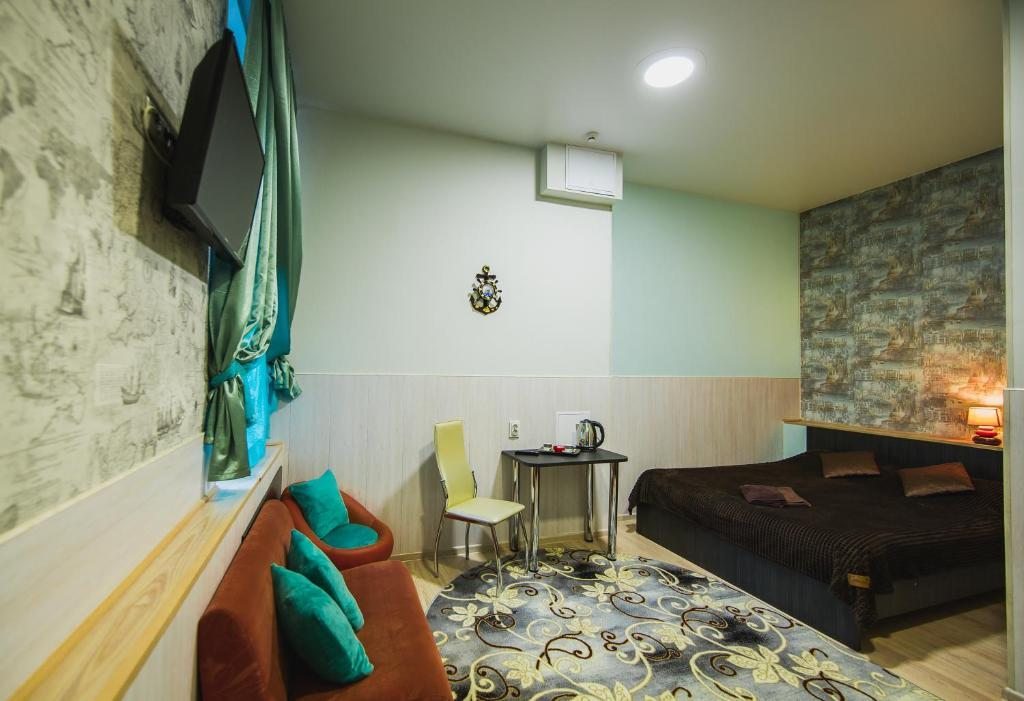 Двухместный (Улучшенный номер с кроватью размера «king-size») мини-отеля Глория, Мурманск