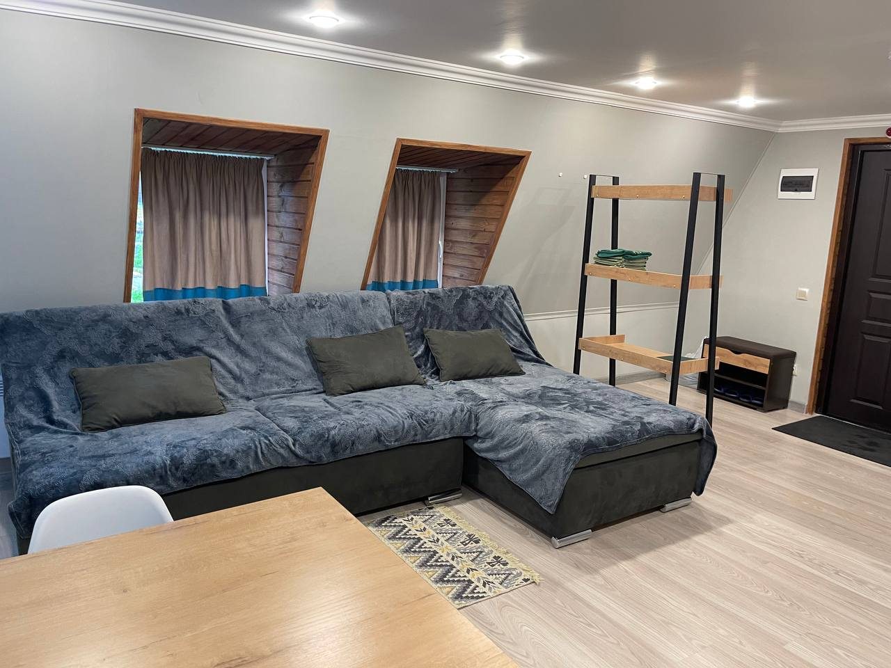 Семиместный (Трехкомнатный благоустроенный номер), База отдыха Шамбала