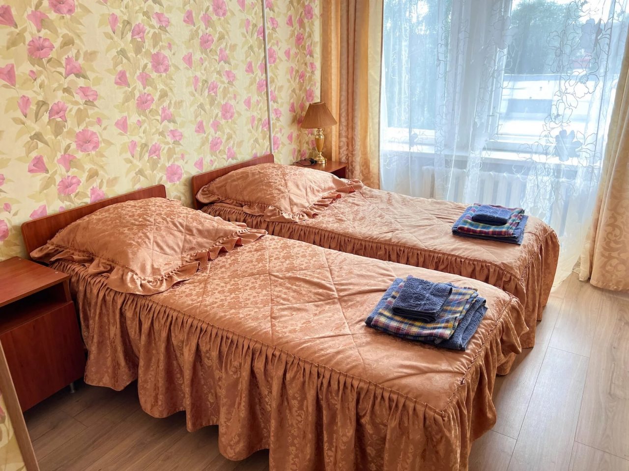 Двухместный (Двухкомнатный двухместный стандарт улучшенный) гостиничного комплекса Онежский, Медвежьегорск