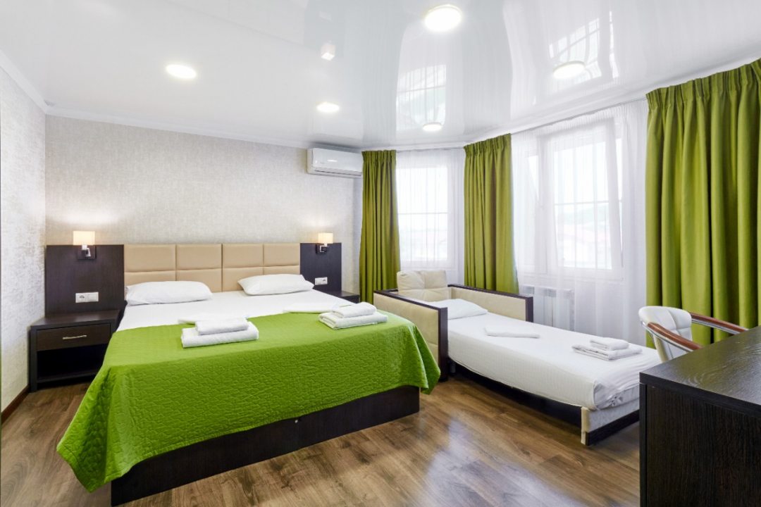 Двухместный (Улучшенный с 1 кроватью или 2 отдельными кроватями и террасой) отеля Blue Marine, Адлер
