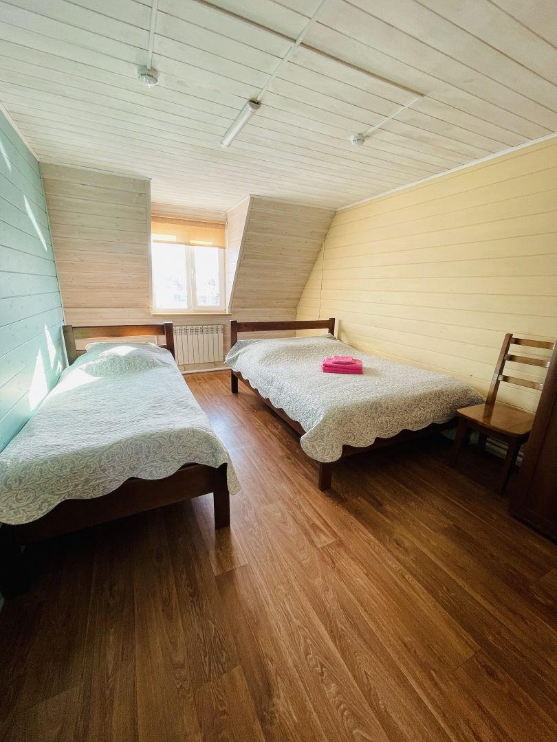 Двухместный (Стандарт с односпальными кроватями) гостевого дома Горхон, Горячинск