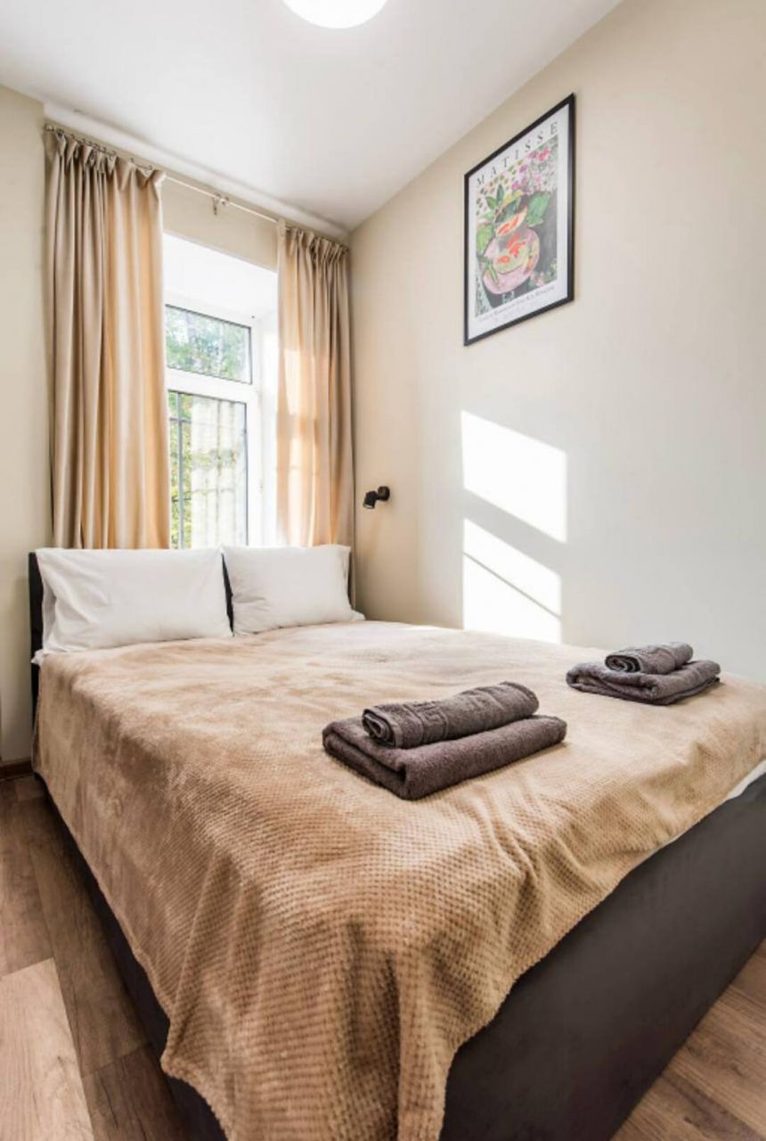 Люкс (Люкс 307), Отель Стромынка