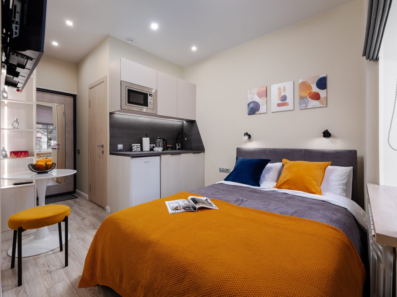 Люкс (Люкс 309), Отель Стромынка