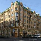 Здание построено в 1905г. по проекту гражданского инженера Петра Николаевича Батуева. Является ярким образцом, модного в то время, стиля модерн.