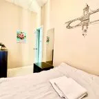 В оформлении интерьеров применяются принципы минимализма.