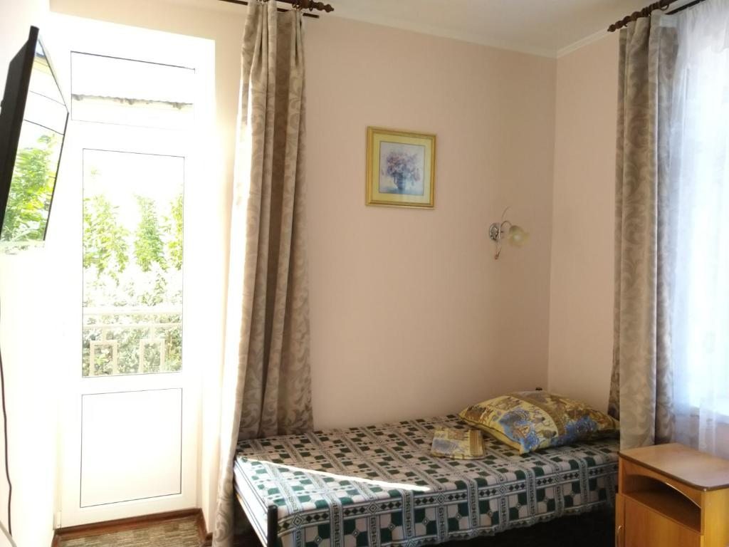 Двухместный (Двухместный номер с 2 отдельными кроватями и общей ванной комнатой) гостевого дома Мама Ольга, Лазаревское