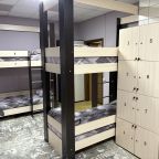Восьмиместный Мужской (Спальное место на двухъярусной кровати в общем номере), Хостел День и Ночь
