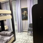 Восьмиместный Мужской (Спальное место на двухъярусной кровати в общем номере), Хостел День и Ночь