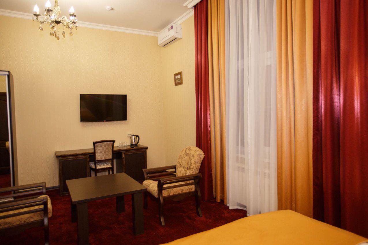 Двухместный (Стандарт с 2 отдельными кроватями) гостиницы Gold Star, Пятигорск