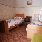 Площадь 10 м2 на 1 эт. В номере расположены 2 односпальные
