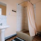 Номер (Кровать в общем улучшенном номере для мужчин), Хостел Dom Hostel