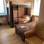 Номер (Кровать  в общем улучшенном  6-местном номере для женщин), Хостел Dom Hostel