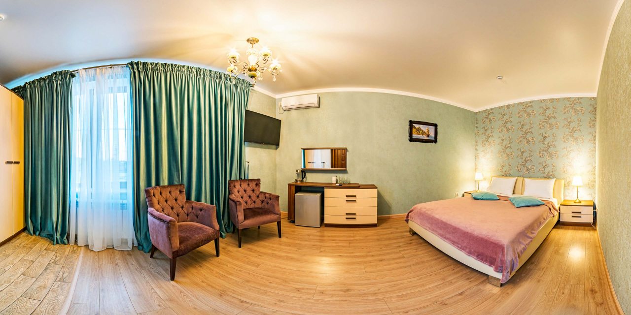 Двухместный (Улучшенный 2х местный номер с 1 кроватью) отеля Саквояж, Аксай