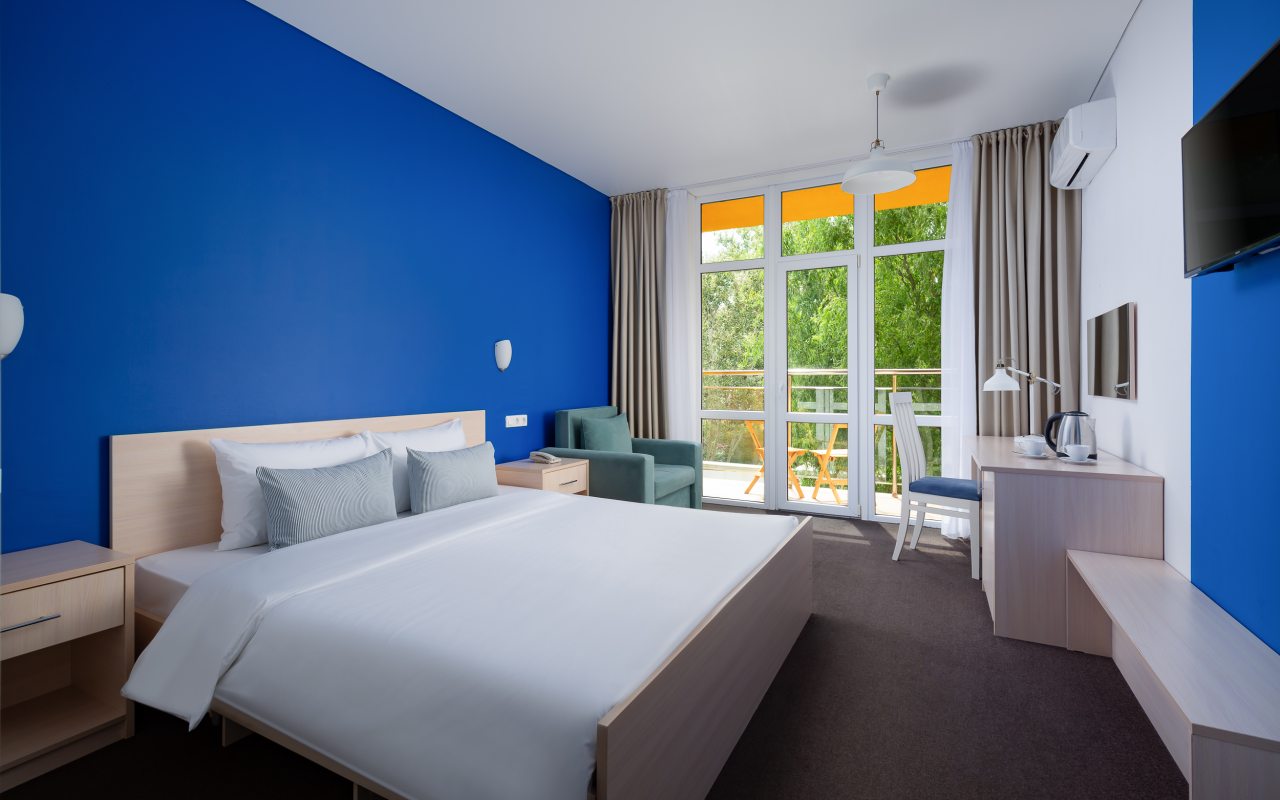 двуспальная кровать, 1 кресло-кроват, балкон, кондиционер