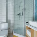 полотенца, халаты и тапочки