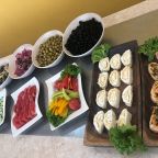 Ультра Всё включено, Отель MoreLeto