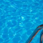 Бассейн с подогревом, Отель MoreLeto