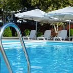 Бассейн с подогревом, Отель MoreLeto