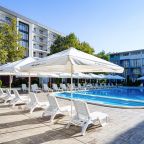 Бассейн с подогревом, Отель MoreLeto