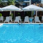 Бассейн с подогревом, Отель MoreLeto