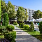 Бассейн с подогревом, Отель MoreLeto