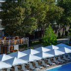 Бассейн с подогревом, Отель MoreLeto