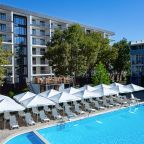 Бассейн с подогревом, Отель MoreLeto