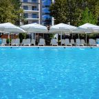 Бассейн с подогревом, Отель MoreLeto