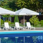 Бассейн с подогревом, Отель MoreLeto