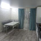 Дом (Дом с 1 спальней), Дом и отдельные номера под ключ