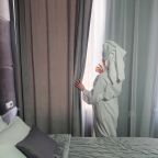 Просторная двуспальная кровать — идеальный сон в комфорте.