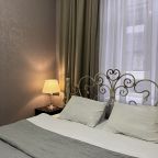 Комфортная двуспальная кровать для идеального отдыха.