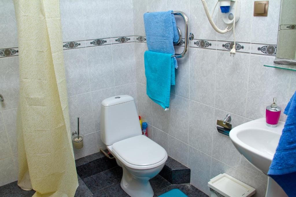 Двухместный (Двухместный номер с 2 отдельными кроватями и собственной ванной комнатой), Гостевой дом Теремок на Чкалова